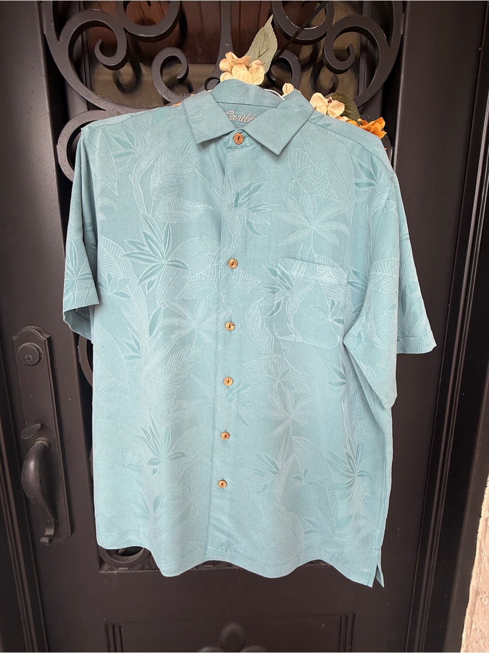 Caribbean Light Teal Short Sleeve Button-Down Shirt …New without tags